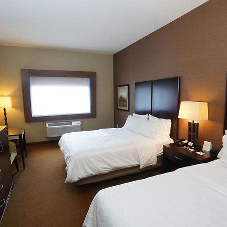 Creekside Hotel & Suites 坎宁维尔 外观 照片